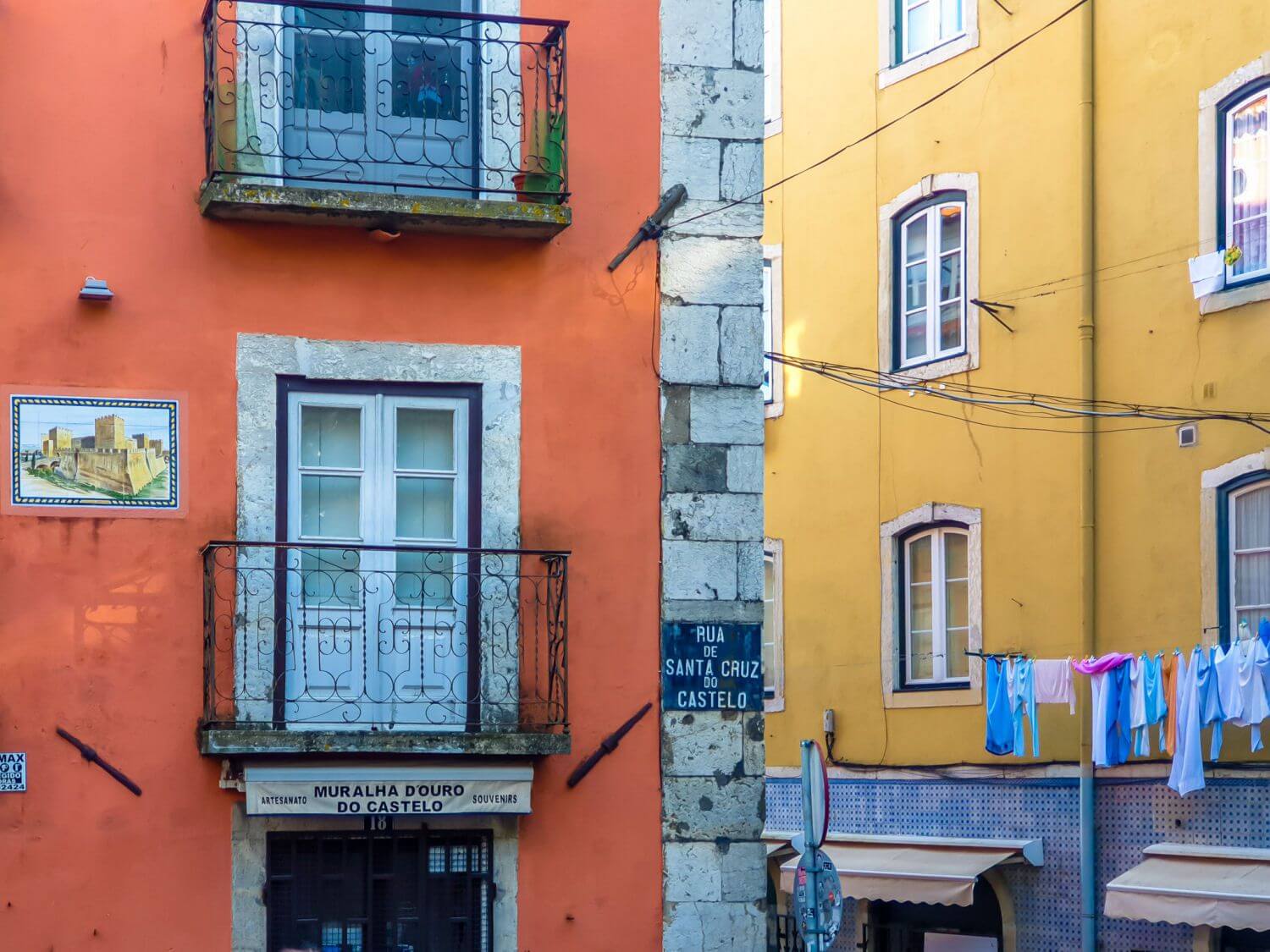 Lisbon-weekend-trip-alfama-streets