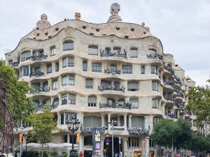 Casa Mila (La Pedrera), Barcelona - Full Guide - Exterior - Street View - Passeig de Gracia